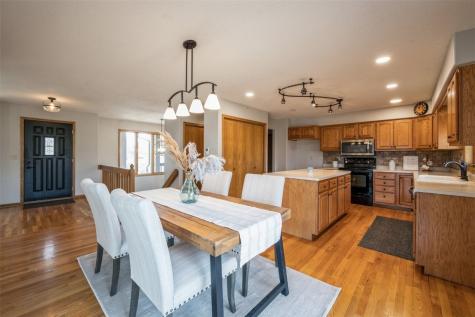 1922 Greentree Court NW Cedar Rapids IA 52405