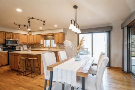 1922 Greentree Court NW Cedar Rapids IA 52405