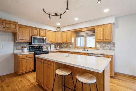 1922 Greentree Court NW Cedar Rapids IA 52405