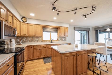1922 Greentree Court NW Cedar Rapids IA 52405