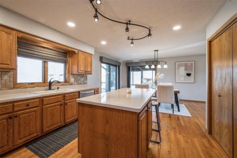 1922 Greentree Court NW Cedar Rapids IA 52405