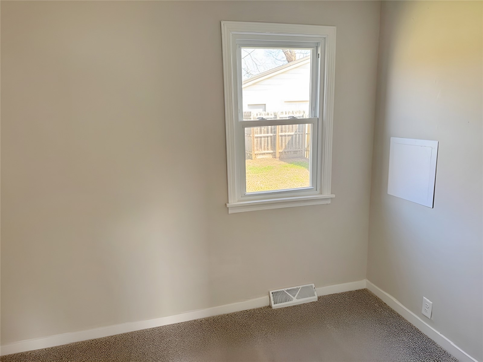 309 Elaine Drive Waterloo IA 50707