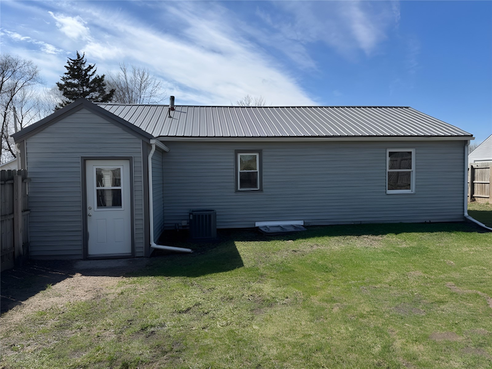 309 Elaine Drive Waterloo IA 50707