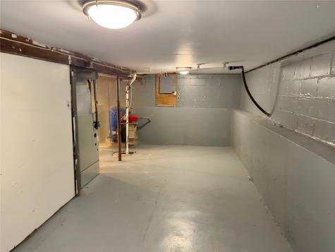 309 Elaine Drive Waterloo IA 50707