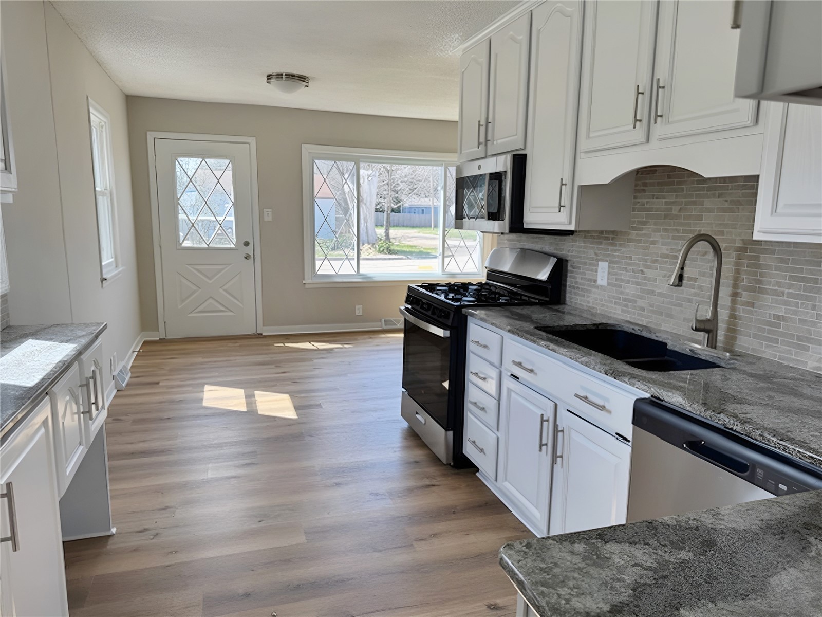 309 Elaine Drive Waterloo IA 50707
