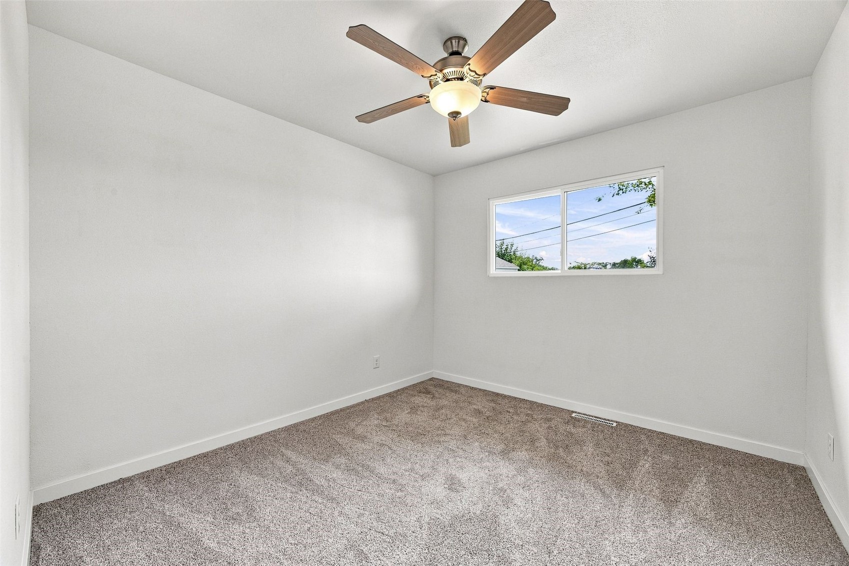 4432 Regal Avenue NE Cedar Rapids IA 52402