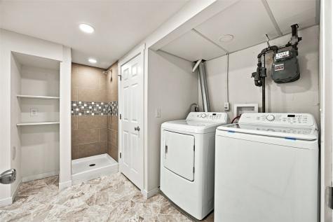 4432 Regal Avenue NE Cedar Rapids IA 52402