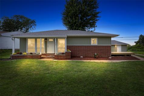 4432 Regal Avenue NE Cedar Rapids IA 52402