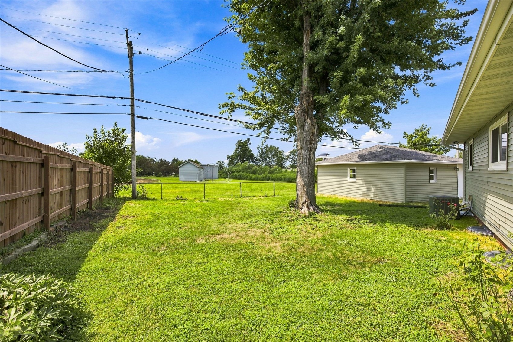 4432 Regal Avenue NE Cedar Rapids IA 52402