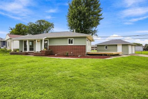 4432 Regal Avenue NE Cedar Rapids IA 52402