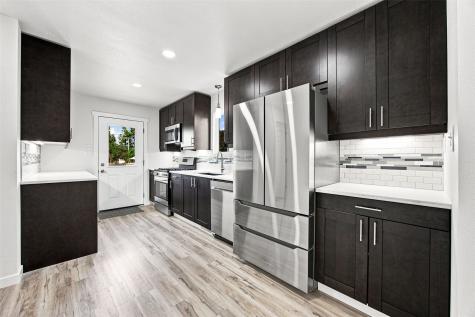 4432 Regal Avenue NE Cedar Rapids IA 52402