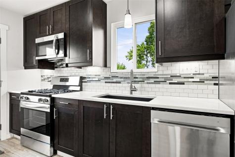 4432 Regal Avenue NE Cedar Rapids IA 52402