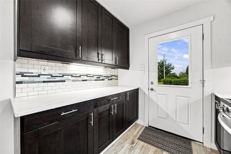 4432 Regal Avenue NE Cedar Rapids IA 52402