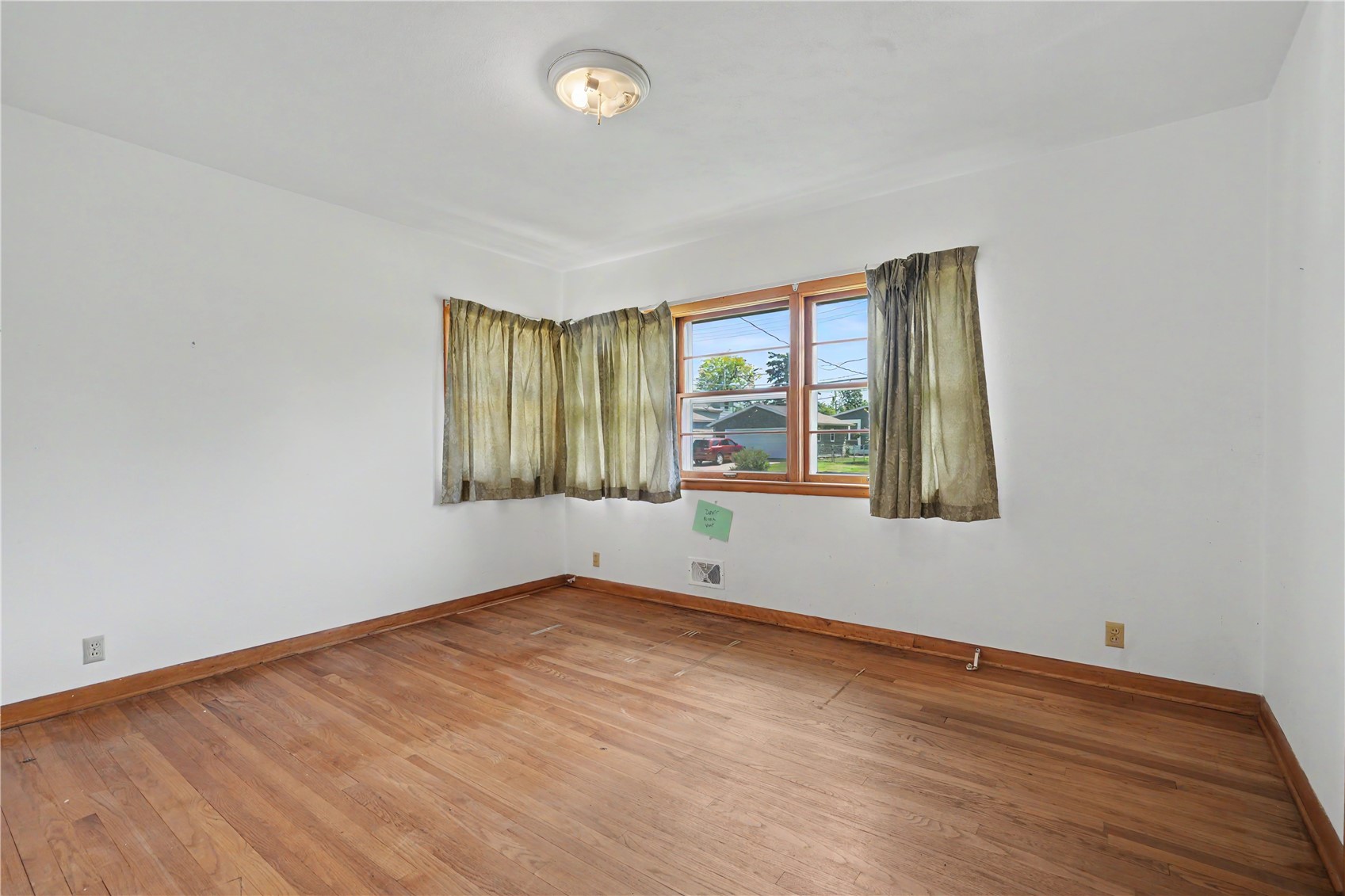 4214 Culver Street NE Cedar Rapids IA 52402