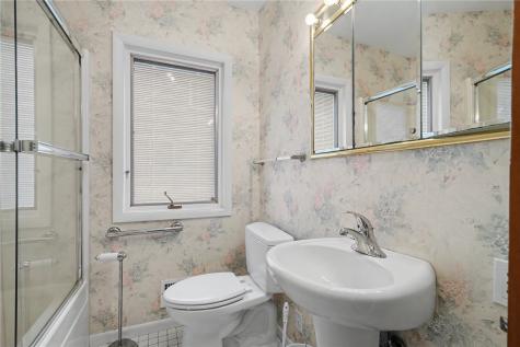 4214 Culver Street NE Cedar Rapids IA 52402