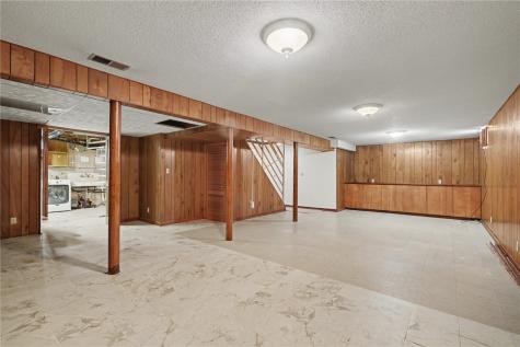 4214 Culver Street NE Cedar Rapids IA 52402