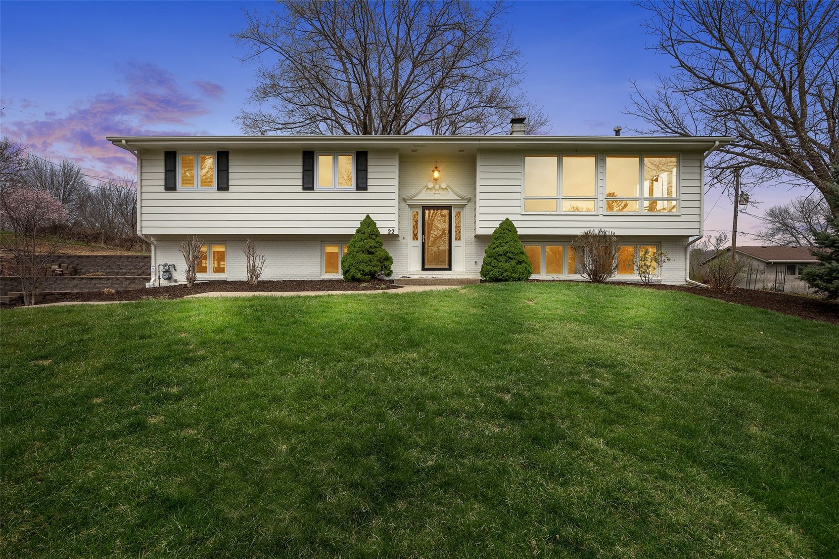 22 Fairview Knoll NE Iowa City IA 52240