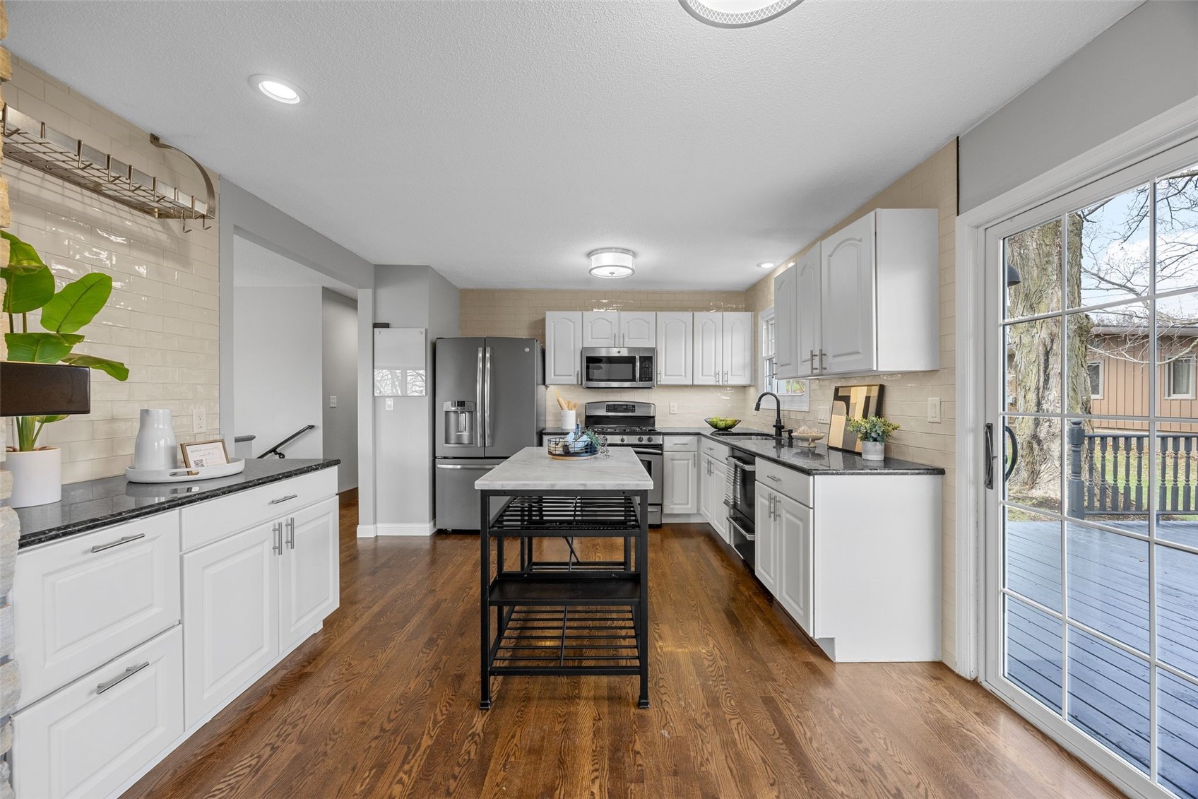 22 Fairview Knoll NE Iowa City IA 52240