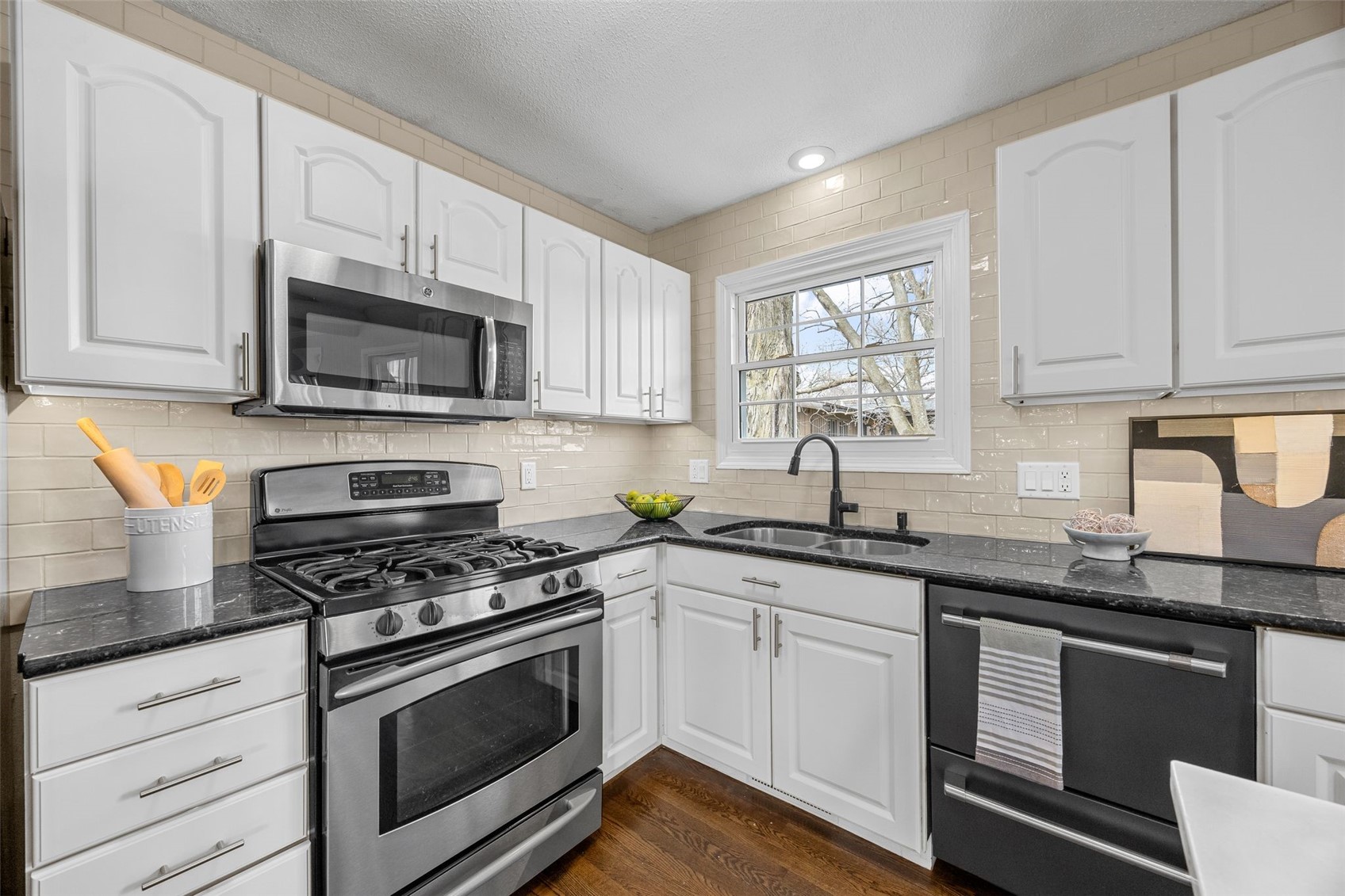 22 Fairview Knoll NE Iowa City IA 52240