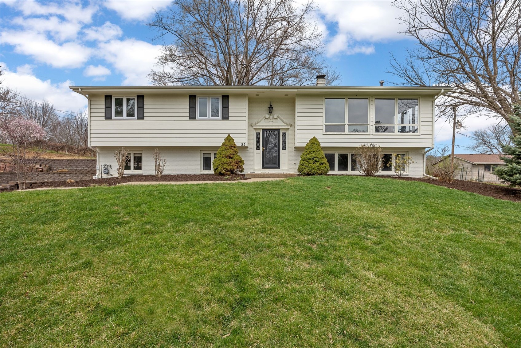22 Fairview Knoll NE Iowa City IA 52240