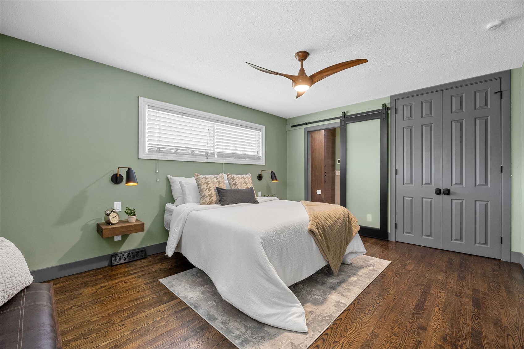 22 Fairview Knoll NE Iowa City IA 52240