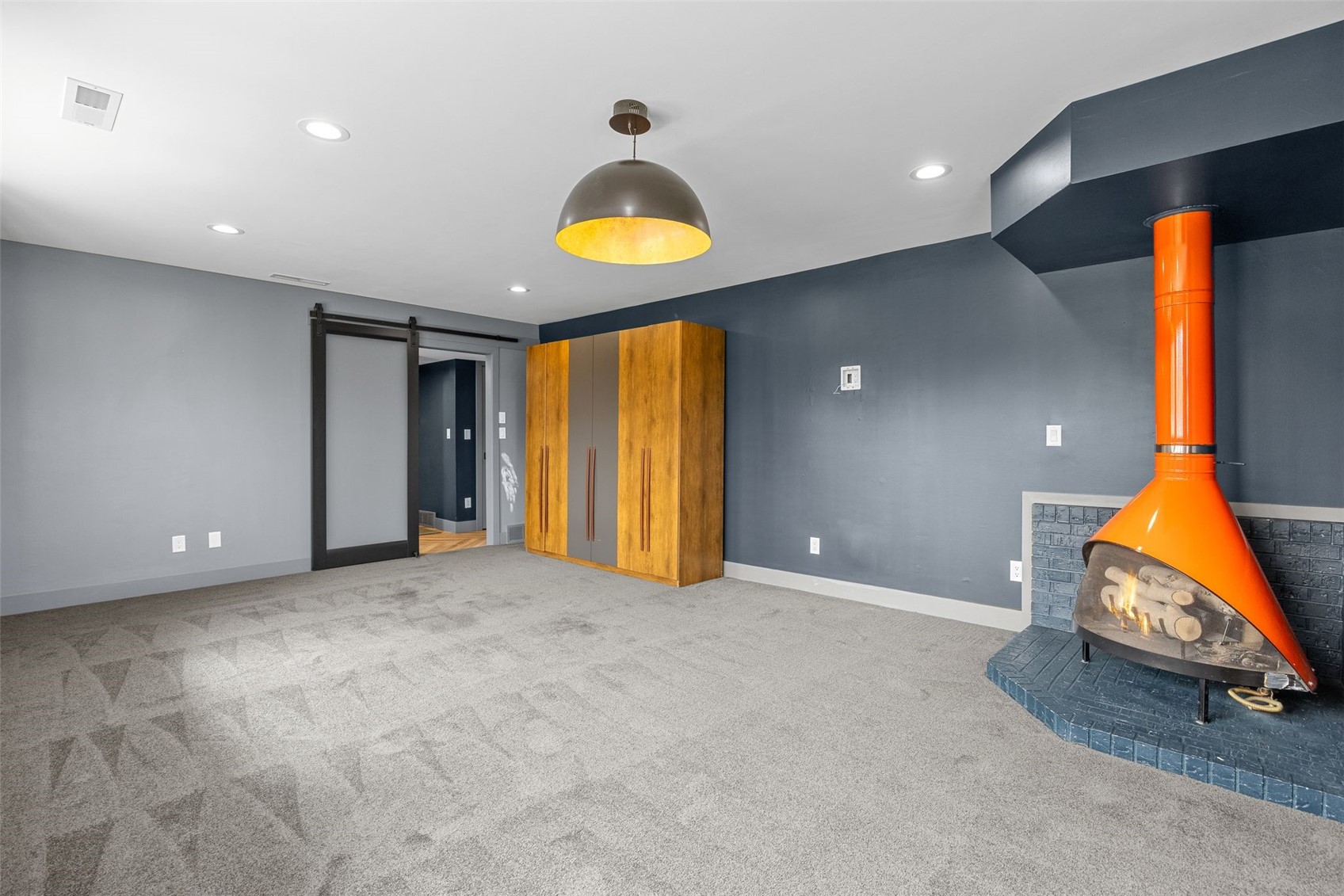 22 Fairview Knoll NE Iowa City IA 52240