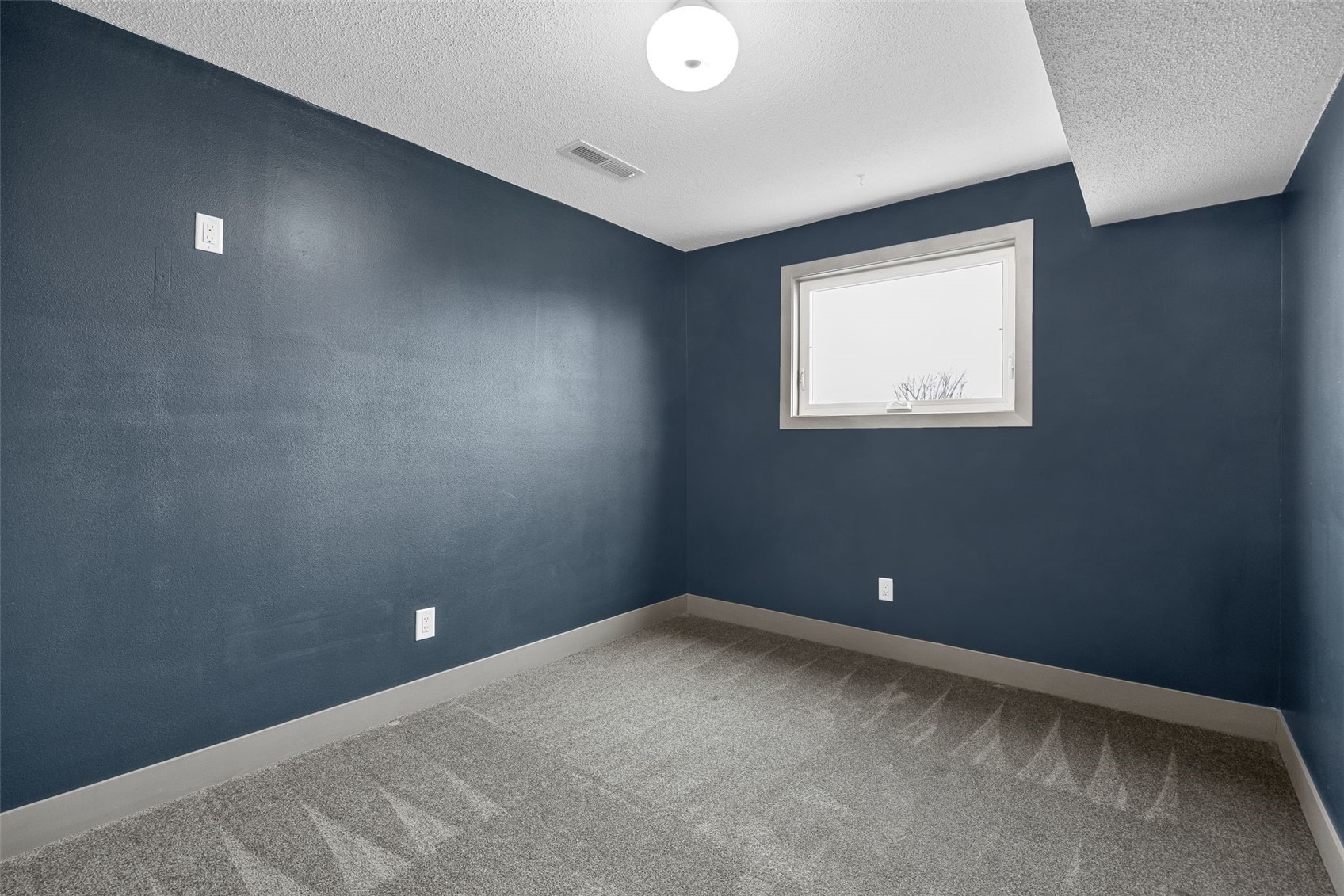 22 Fairview Knoll NE Iowa City IA 52240