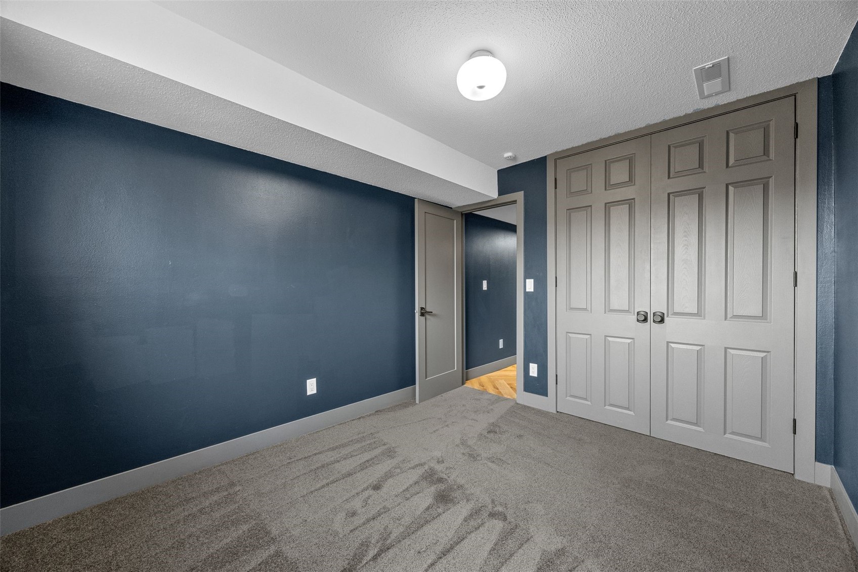 22 Fairview Knoll NE Iowa City IA 52240