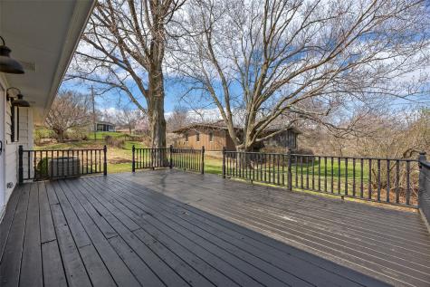 22 Fairview Knoll NE Iowa City IA 52240