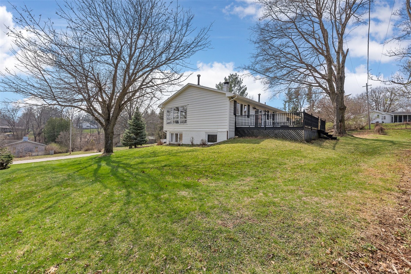 22 Fairview Knoll NE Iowa City IA 52240