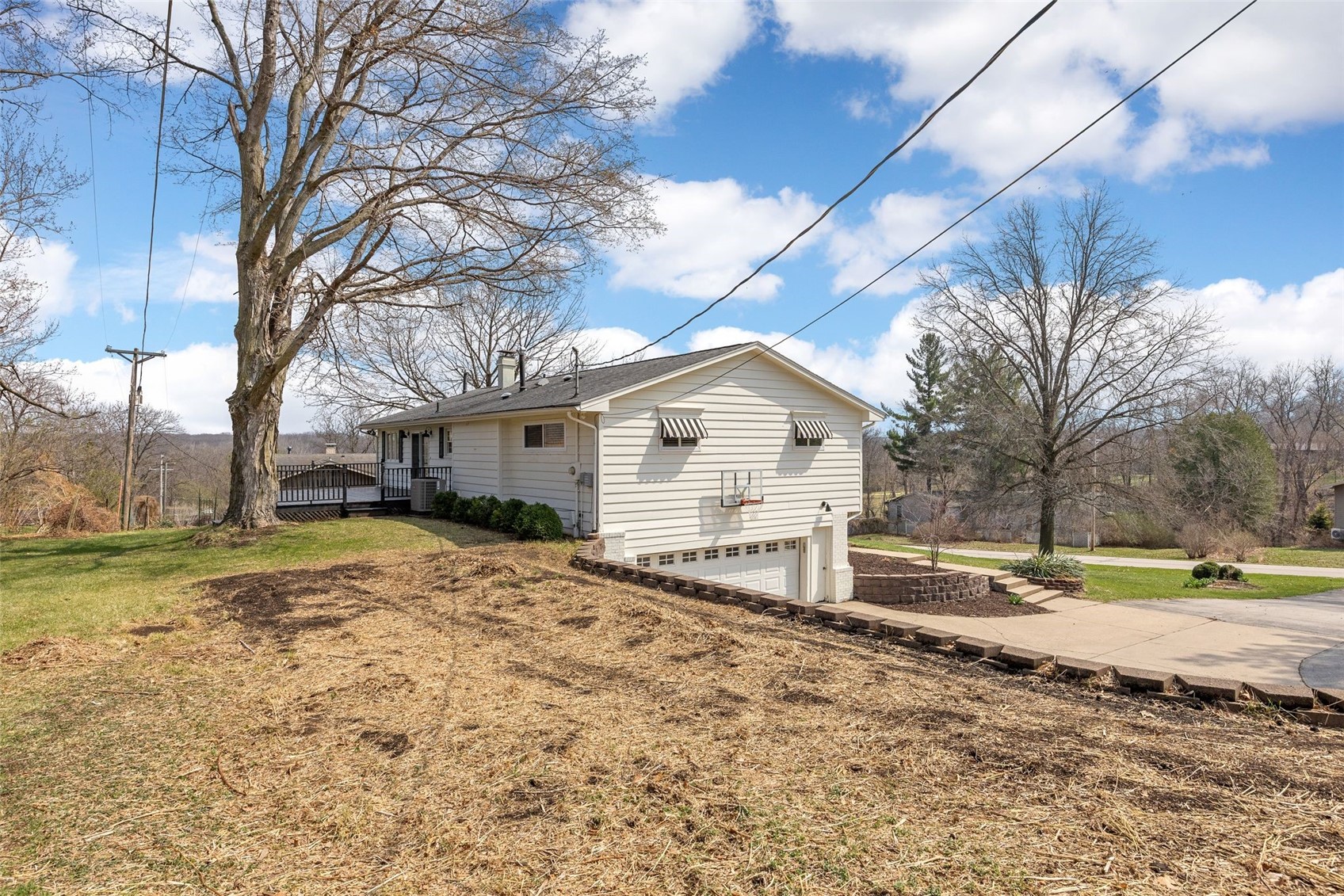 22 Fairview Knoll NE Iowa City IA 52240