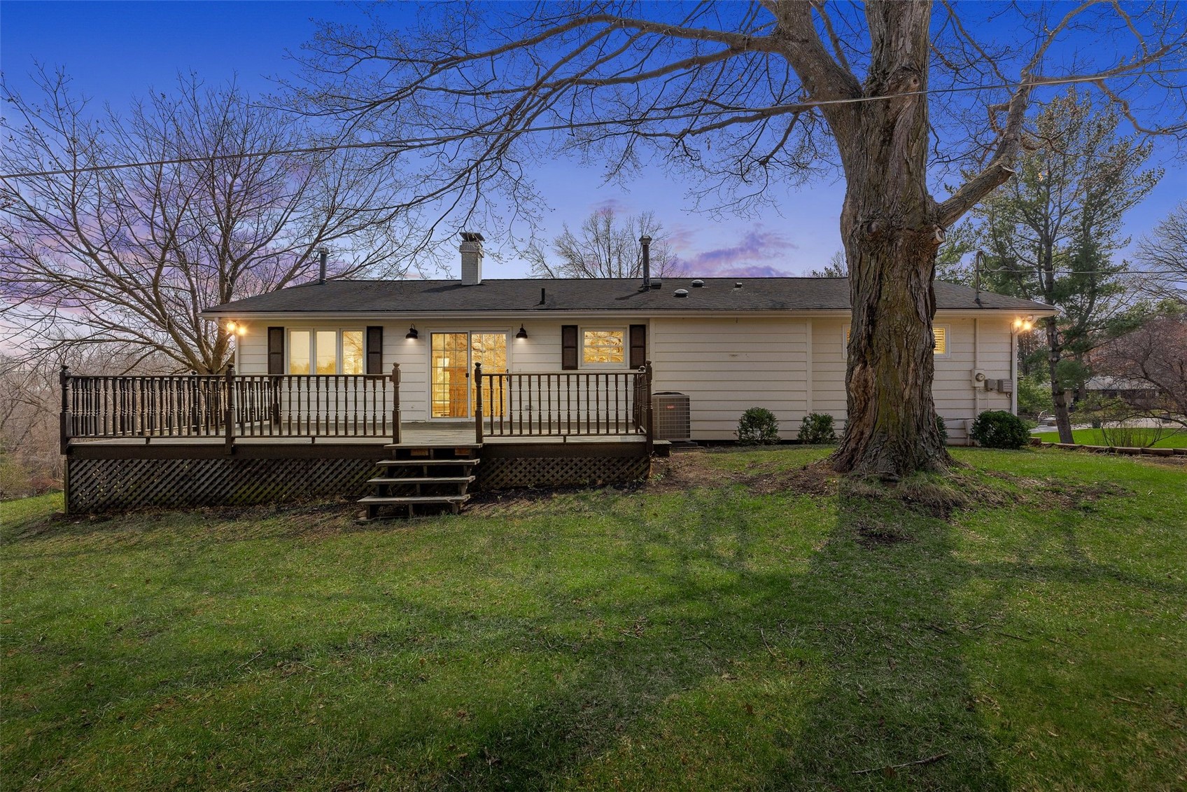 22 Fairview Knoll NE Iowa City IA 52240