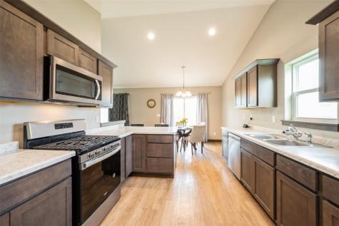 402/404 Root Drive Blairstown IA 52209