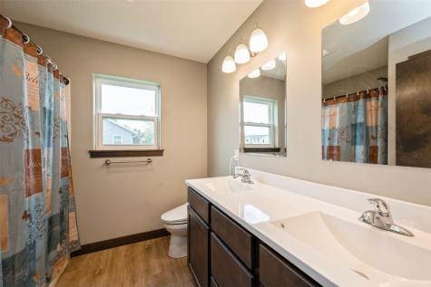 402/404 Root Drive Blairstown IA 52209