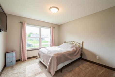 402/404 Root Drive Blairstown IA 52209