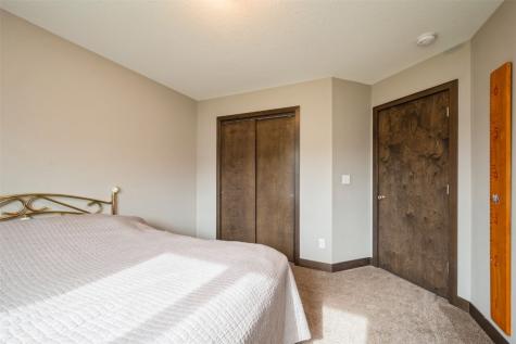 402/404 Root Drive Blairstown IA 52209