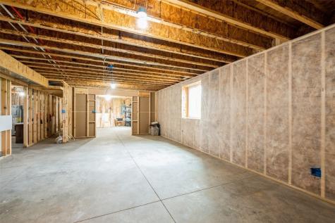 402/404 Root Drive Blairstown IA 52209