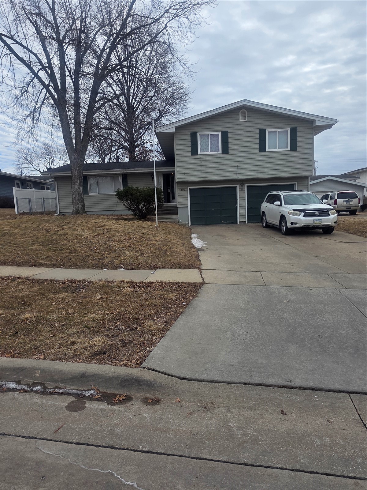 5109 Spencer Drive SW Cedar Rapids IA 52404