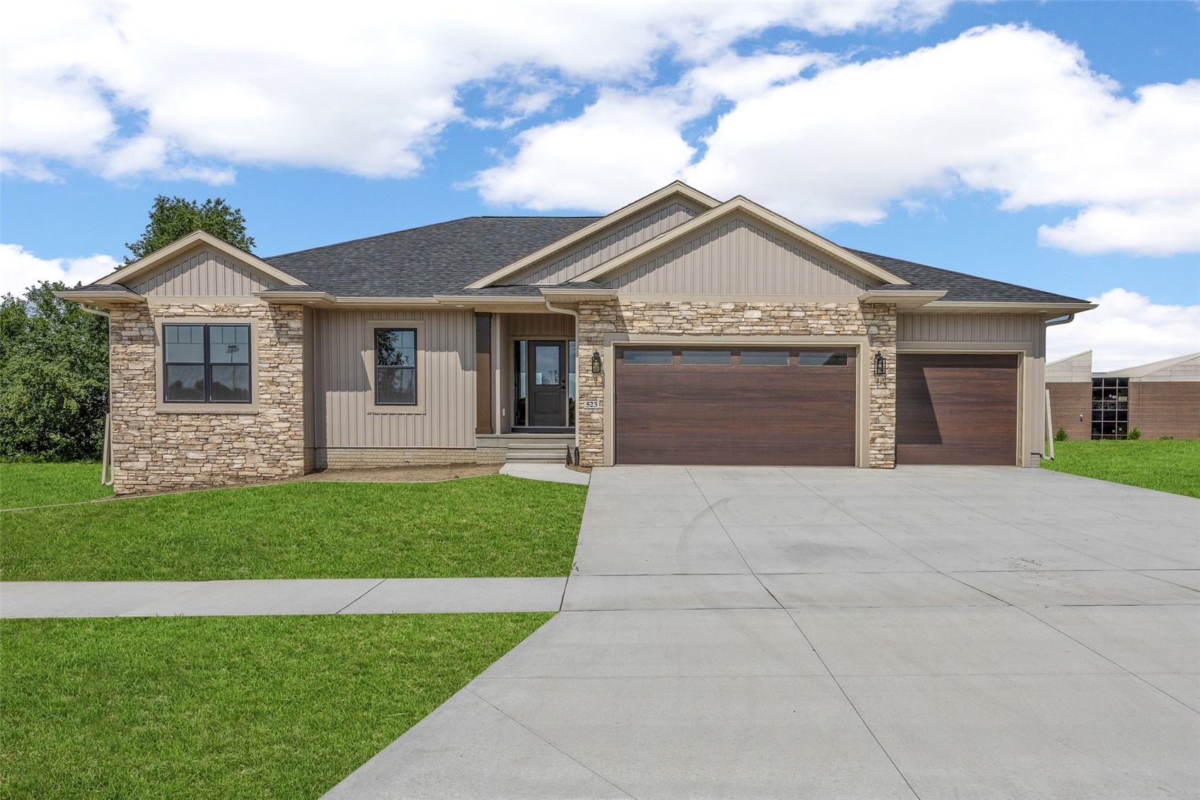 523 Rogers Lane Center Point IA 52213