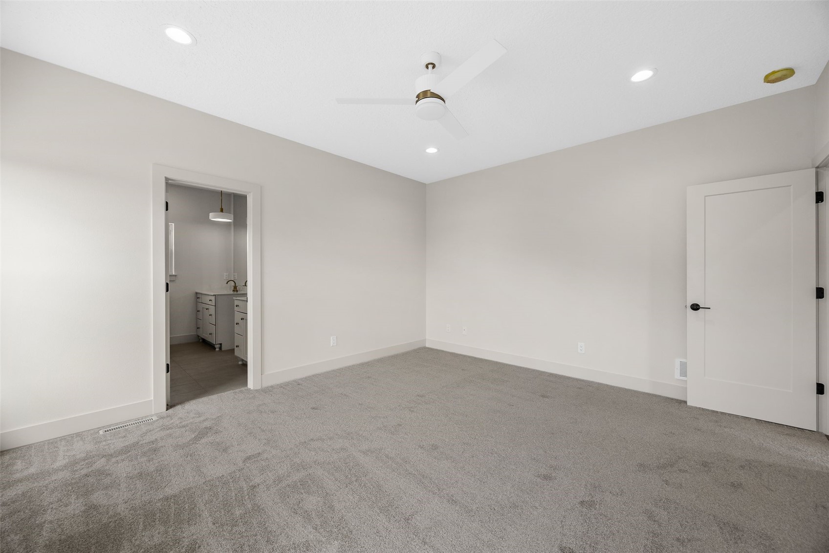523 Rogers Lane Center Point IA 52213