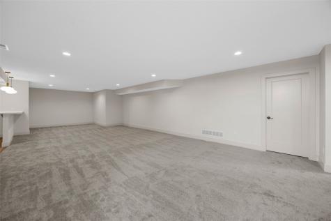 523 Rogers Lane Center Point IA 52213