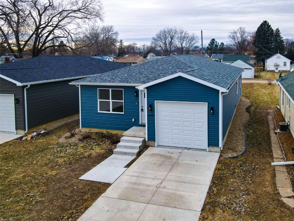 608 Wallgate Avenue Waterloo IA 50701