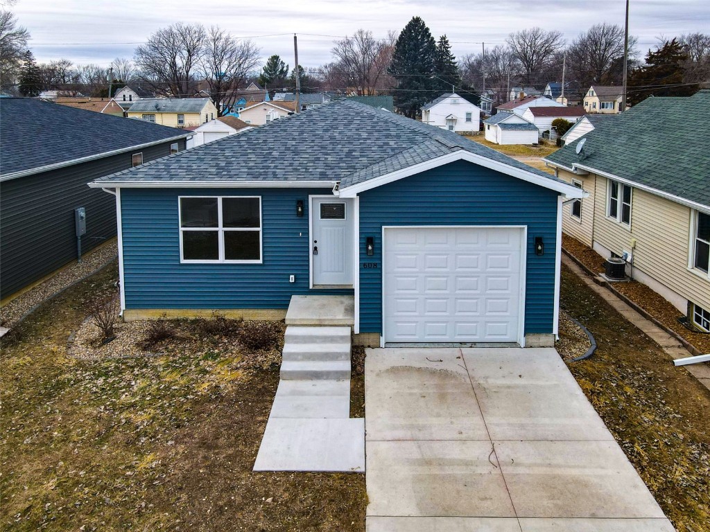 608 Wallgate Avenue Waterloo IA 50701