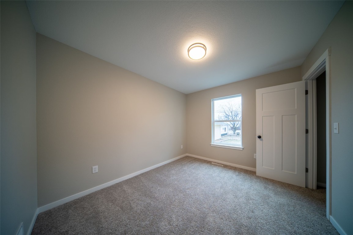 608 Wallgate Avenue Waterloo IA 50701