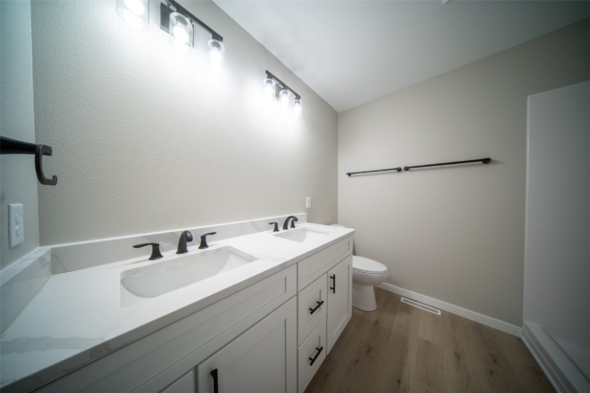 608 Wallgate Avenue Waterloo IA 50701