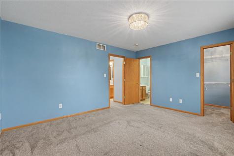 3618 Falcon View Road SW Cedar Rapids IA 52404