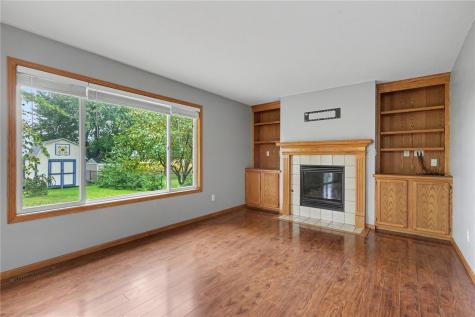 3618 Falcon View Road SW Cedar Rapids IA 52404