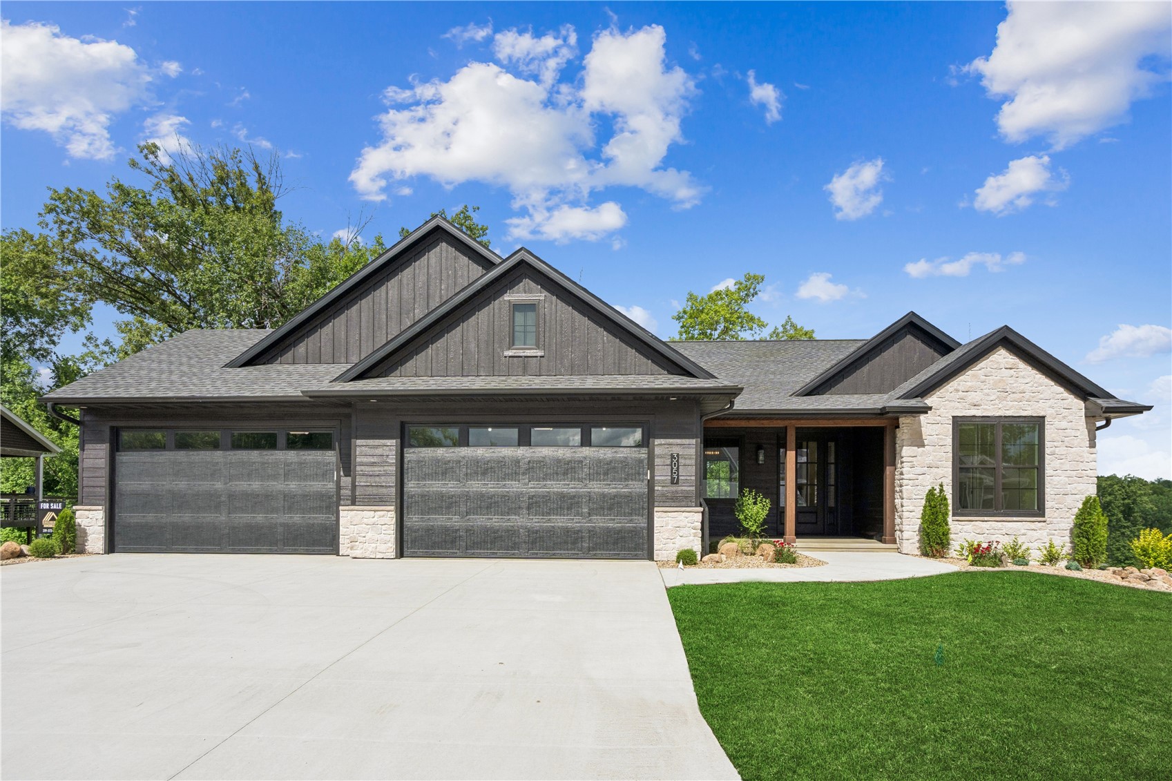 3057 Dell Ridge Lane Hiawatha IA 52233
