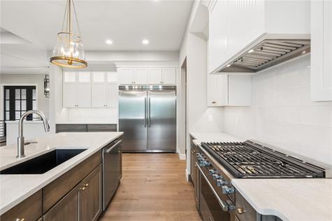 3057 Dell Ridge Lane Hiawatha IA 52233