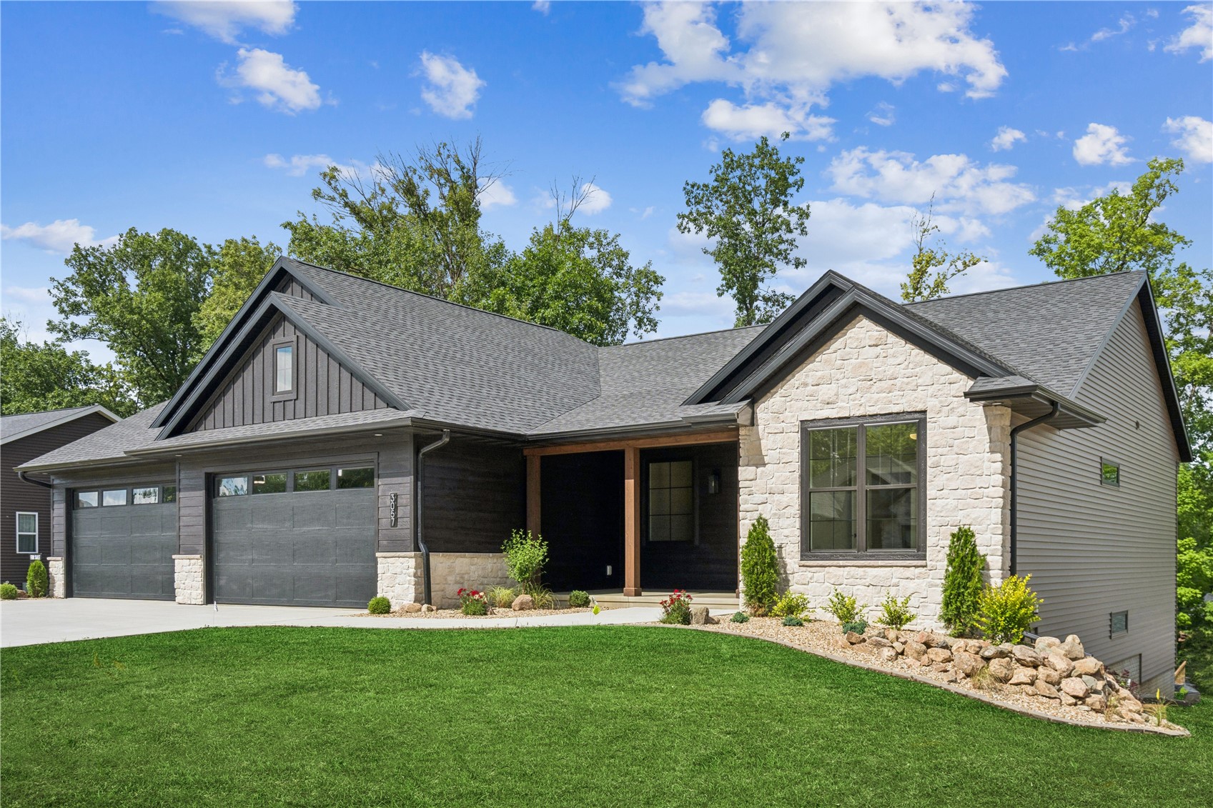 3057 Dell Ridge Lane Hiawatha IA 52233